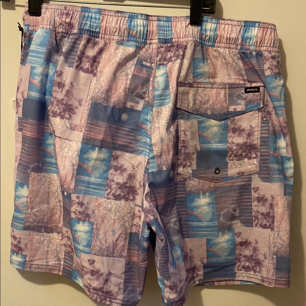 RVCA Multicolor Patterned Shorts - Picture 4 of 4